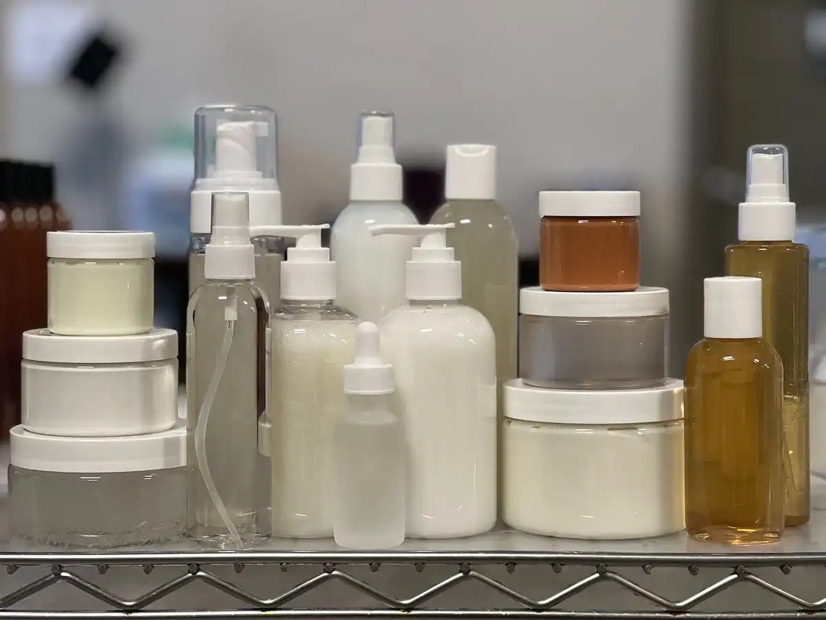 Skincare bundle course image by Formulate with Coach Cila
