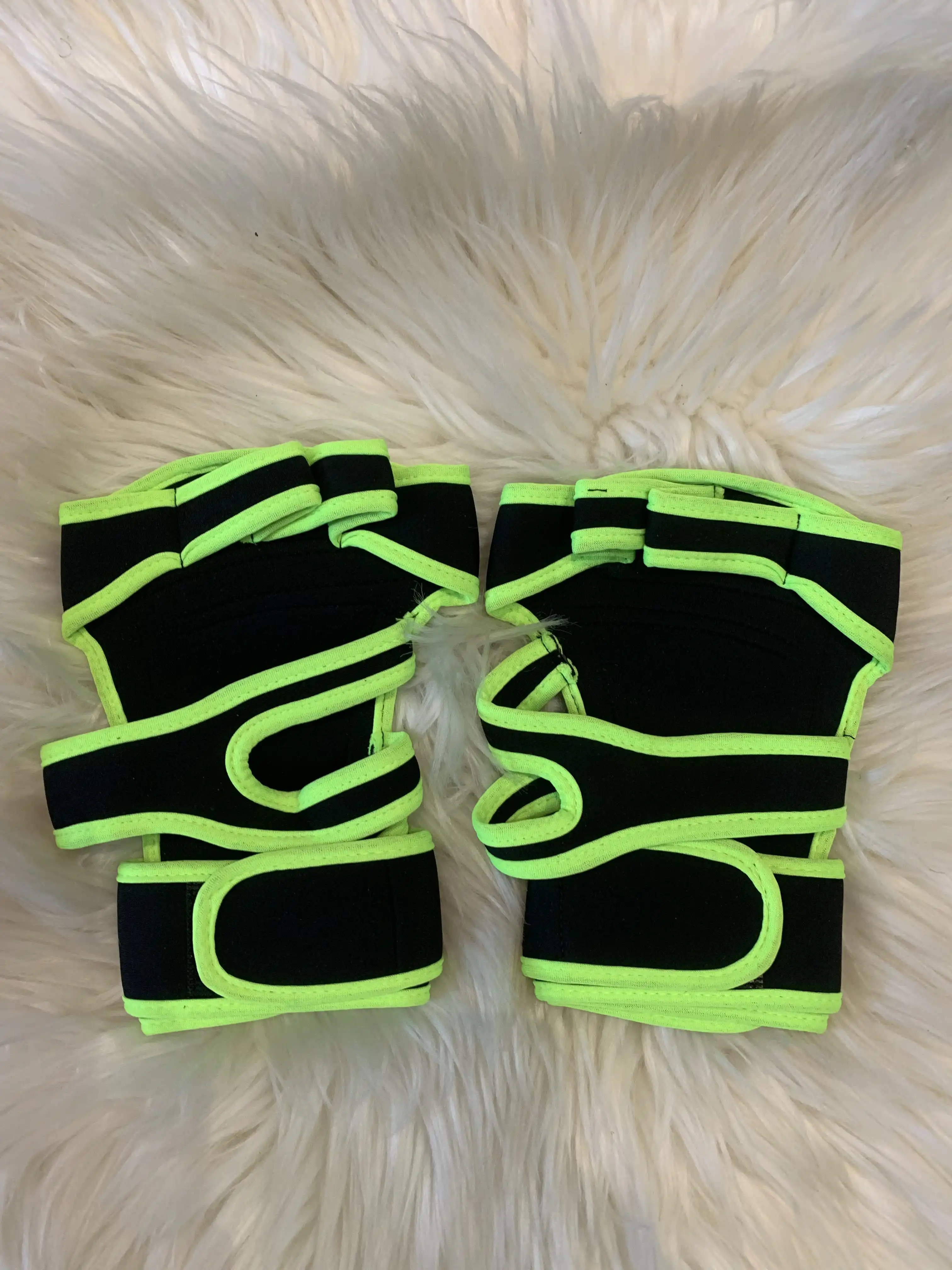 Bare Back Gloves (Black and Green) image by Muscly Fitness Shop