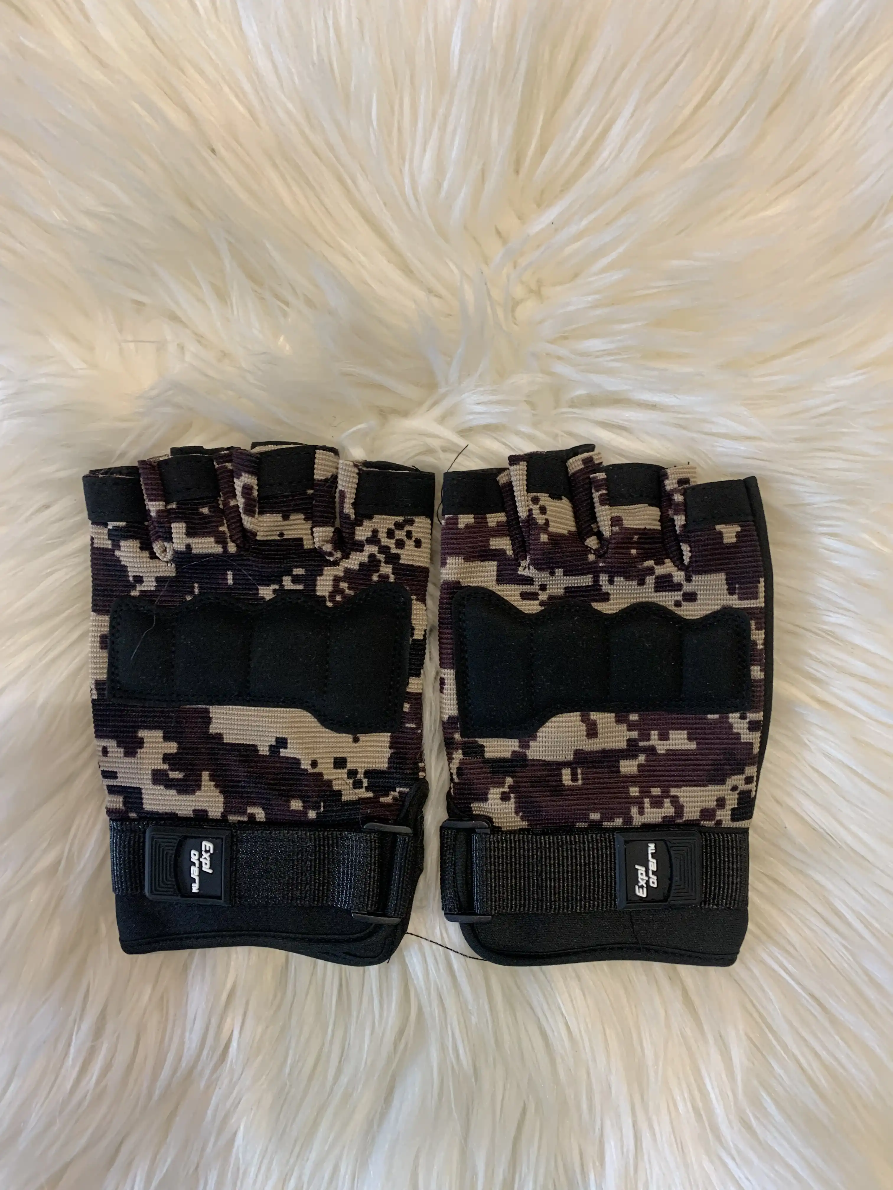 EXPL Gloves (Camo) image by Muscly Fitness Shop