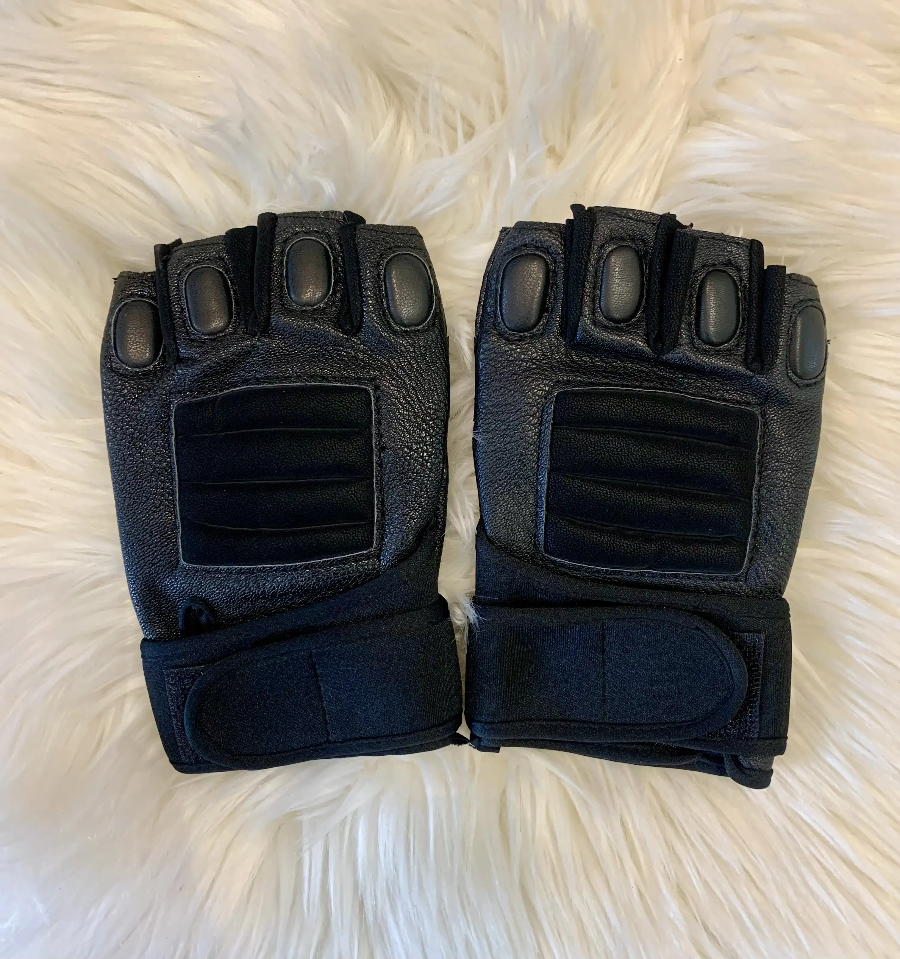 Leather Wear and Wrap Gloves (Black) image by Muscly Fitness Shop