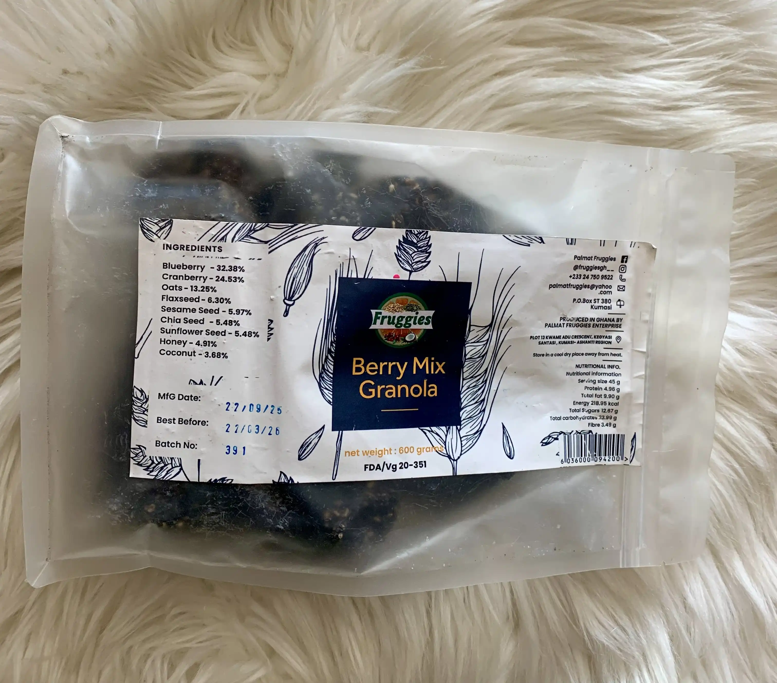 600g Fruggies Detoxnola - Granola with Berry Mix image by Muscly Fitness Shop