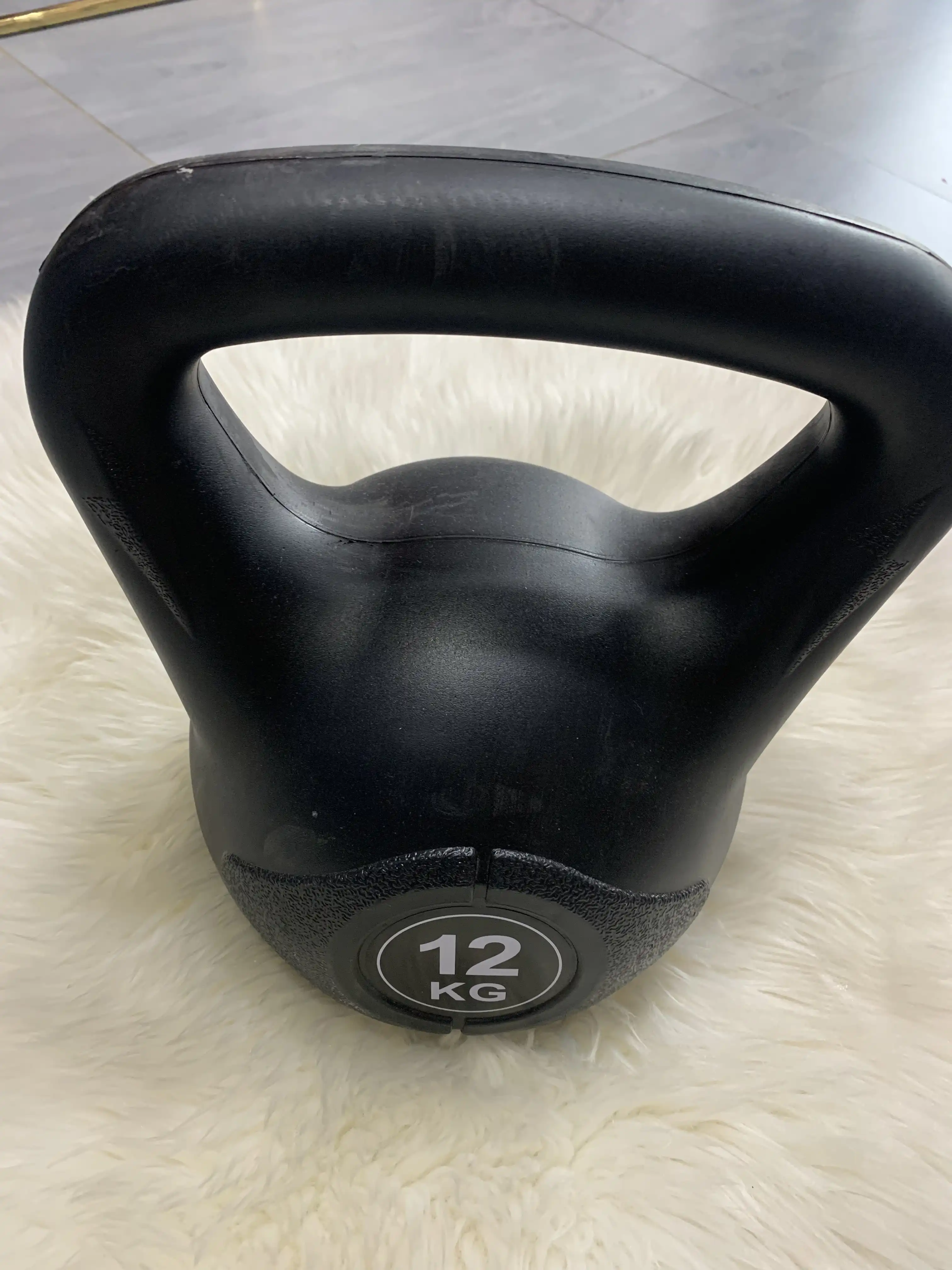12kg Vinyl kettlebell image by Muscly Fitness Shop