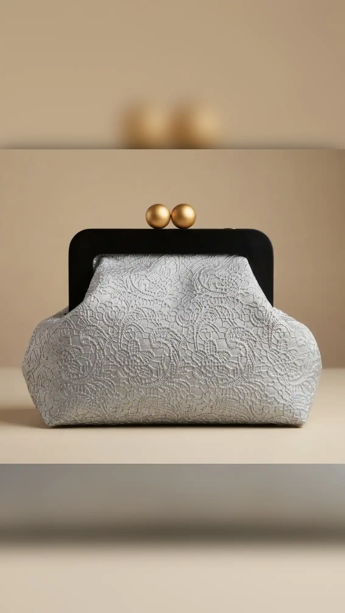 Eno - Silver image by Wenette Bags